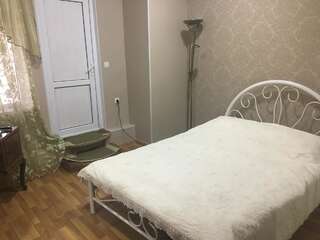 Дома для отпуска Apartment Anastasia Кутаиси Cемейный номер с собственной ванной комнатой-2