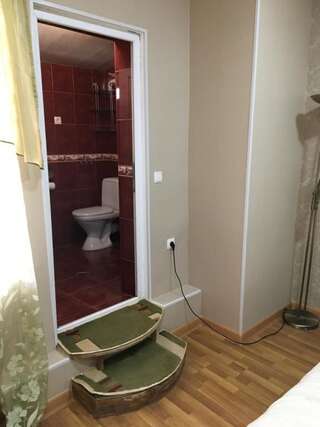 Дома для отпуска Apartment Anastasia Кутаиси Cемейный номер с собственной ванной комнатой-31